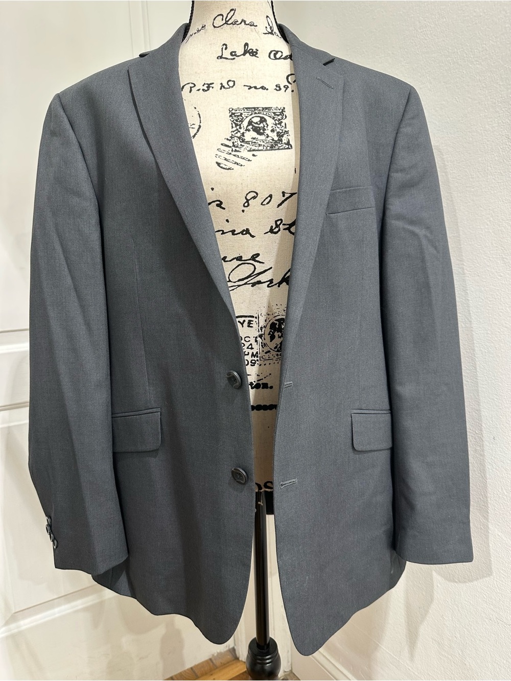 Kenneth Cole Reaction Modern Gray Two-Button Blazer